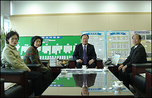 관악구약, 구청사 개청 축하…노인 무료투약