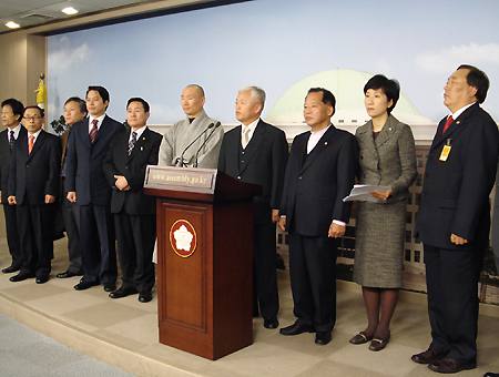 약품 제조원가 공개 추진…"약값거품 뺀다"