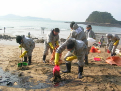 현대약품, 긴급재난지역서 자원봉사 펼쳐
