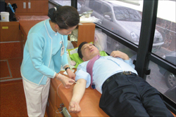 김철수 회장 등 병협 직원들 헌혈 참여