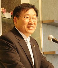 김성이 장관 이임…"국가 목적은 복지"