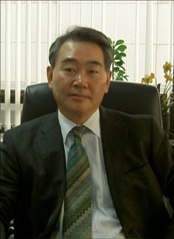 "희귀질환 환자에게 희망주고 싶다"