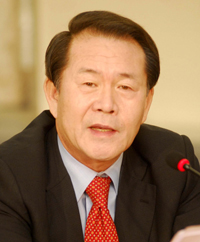 정형근 이사장, 정치행보 가속화 우려 '불식'
