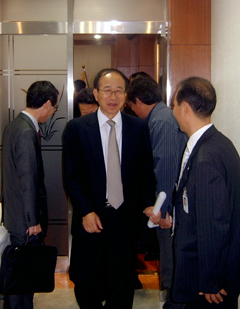 약국수가 2.2% 인상 확정…약사회 사과 조건