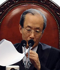 "환자가 죽음선택"…존엄사 법제화 진통 예고