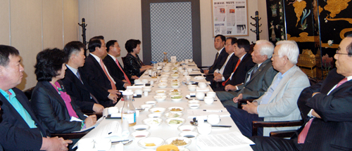 "거점병원 원내조제·일반인 약국개설 저지"