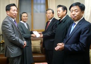 수요포럼, 청소년보육센터에 지원금 전달 