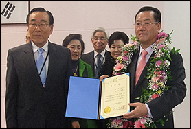 [2009년 10대뉴스⑧]김구 회장 재선성공