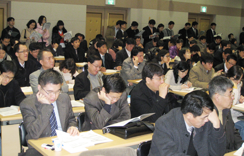 식약청 "원료의약품 자체평가 1년간 유예"