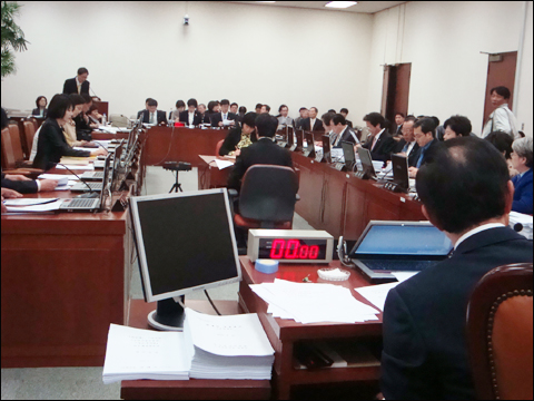 전 장관, 임상시험 면제 약사법개정안 제안