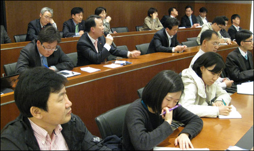 "RFID 칩에 건강보험 지정하면 참여하겠다"