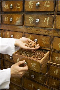 한약재 중금속 기준 완화 추진 또 '무산'