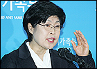 전재희 장관 "분업 10년 평가…성분명 계획 없다"