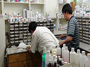 "특사경에 보건소까지"…약국, 약사감시 주의보