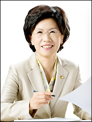 진수희 장관 "보장성 확대·1차의료 활성화 역점"