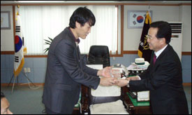 시각장애인골프협회, 서울도협에 감사패 수여