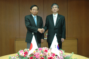 동아, 결막염치료제 '타리온 점안액' 라이센스 계약

