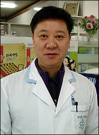 "새벽까지 약국해보니 '처방리필제' 절실하더라"