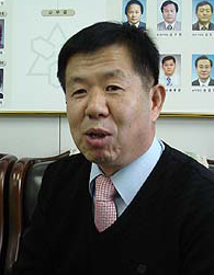 "면대약사 구해주세요"…전직 약사회장에 황당 제안
