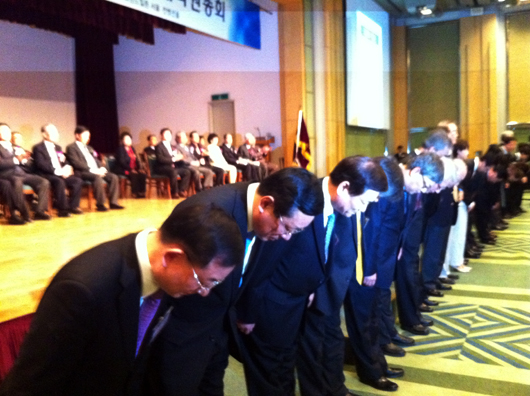 고개숙인 경만호 회장…"의협 대의원회 힘 실어준다"