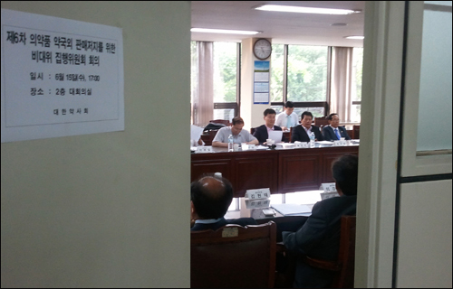 "복지부, 성과위주 외품 전환…전문약 내놔라"
