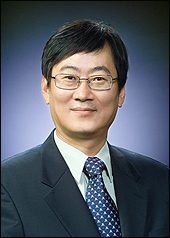 "시장주의자가 공단 연구원장?"…진땀 뺀 이기효 씨