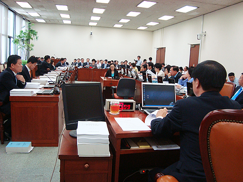 한나라당도 슈퍼판매 반대?…국회, '냉기류' 확산