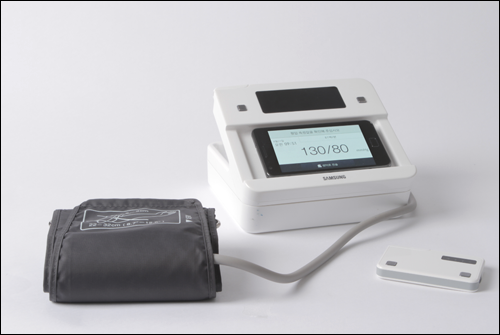 스마트폰을 이용한 카드형 혈압계 첫 품목허가
