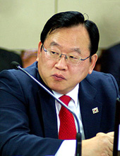 박카스F 탄생과정 모르는 의원들, 동아제약 '성토'
