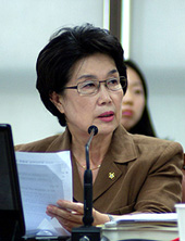 글리벡 약가소송 사무관, 로펌서 복지부 상대 '맹활약'
