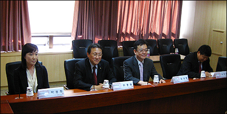 "치과, 급여율 증가는 경영악화" vs "곳간 텅텅"