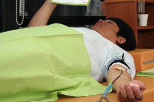 "제약환경 힘들지만 소외된 이웃에게 온정을…"