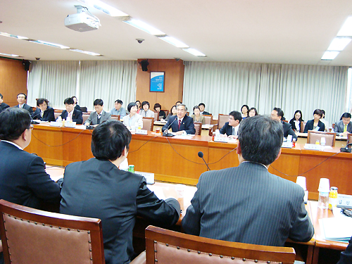 "임 장관 대노했다"…건정심, 병원 성토장 방불