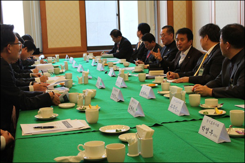 국회-의약계, 카드수수료 1.5% 수준 인하 공감대