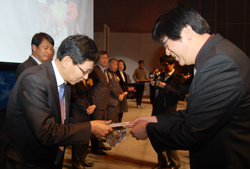동성 이양구 사장, 농촌진흥청 공로상 수상
