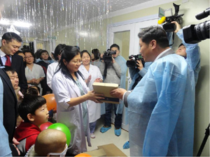 유나이티드제약, 몽골 어린이 의약품 후원

