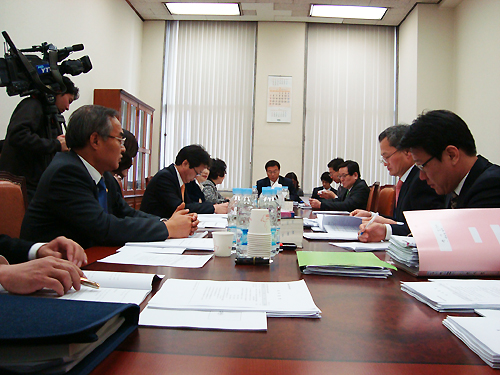 약사사회 강력한 저항이 '20품목 자물쇠' 채웠다