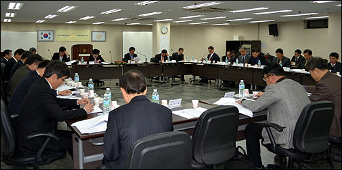 도매 "잦은 약가인하로 혼란 가중…제도보완 필요"