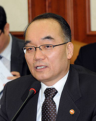 박재완 "약가인하·약국외 판매약으로 물가 안정" 