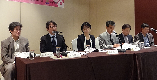 "그 약국 갔더니 뭔가 다르네"…약사 변해야 산다