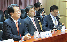 공단 "약국 수가차등화"…약사회 "말도 안돼"