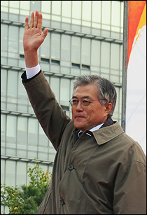 문재인 "MB정부 공공부문 민영화 전면 재검토"