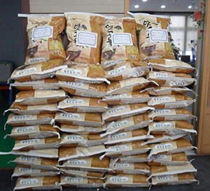 인심 좋은 여약사, 쌀 50포로 지역주민에게 감동