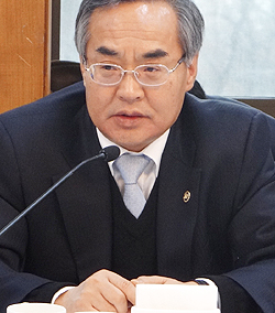 "의약품 식약처 이관, 보건정책 전체놓고 판단해야"