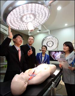 JW중외메디컬, 키메스 전시회서 32개 제품 선봬