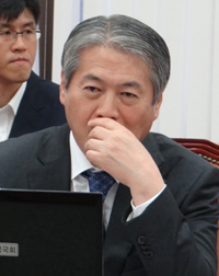 김용익 "진주의료원 폐업 철회하라"…단식농성 돌입