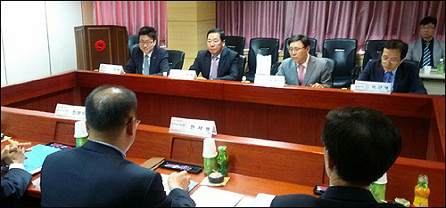 "병원 경영수지 최악" vs "실제 적자는 검토해봐야"