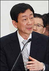 "진주의료원 정상화가 유일한 답…재산매각 불수용"