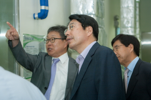 장병원 식약처 차장, 셀트리온 공장 현장 방문