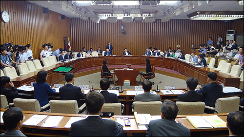 진주의료원 '2라운드'…경남도 방만경영 '도마 위'